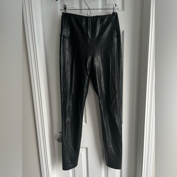Aritzia Wilfred Free Daria Pant Vegan Leather Leggings - Picture 5 of 7
